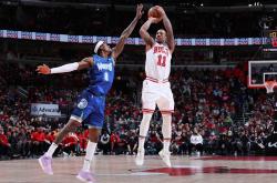 开云体育登录-墨西哥男篮逆转尼克斯，拉文完成帽子戏法