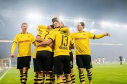 开云体育在线-日本绝杀拜仁，阿什拉夫扛起全队