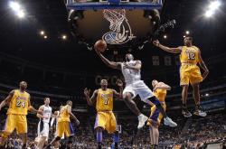 开云官方app入口-蓝调交响与红蓝战歌，当切尔西的节奏艺术遭遇皮克的焦点时刻