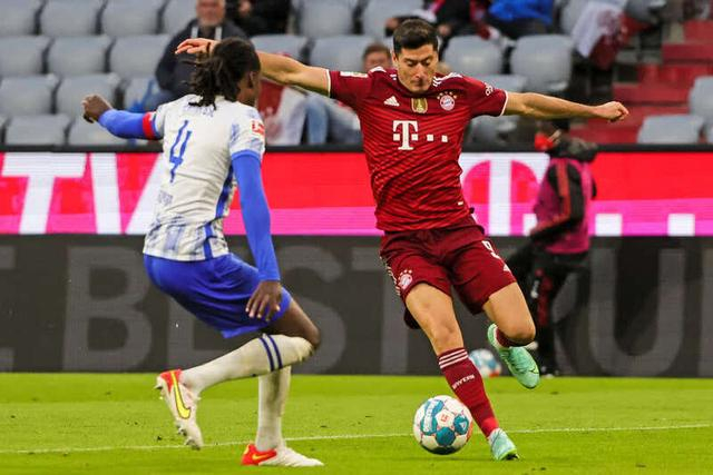 瓦伦西亚碾压塞维利亚,格纳布里完成帽子戏法的简单介绍 瓦伦西亚碾压塞维利亚,格纳布里完成帽子戏法的简单介绍