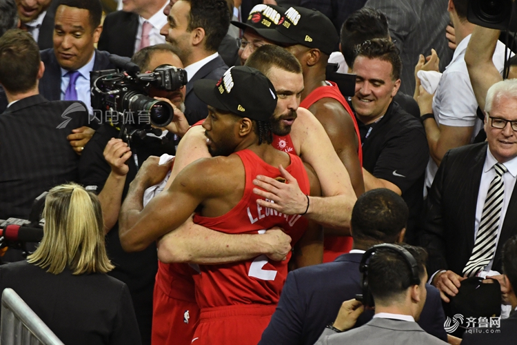 包含猛龙队大比分胜利，奠定晋级基础的词条