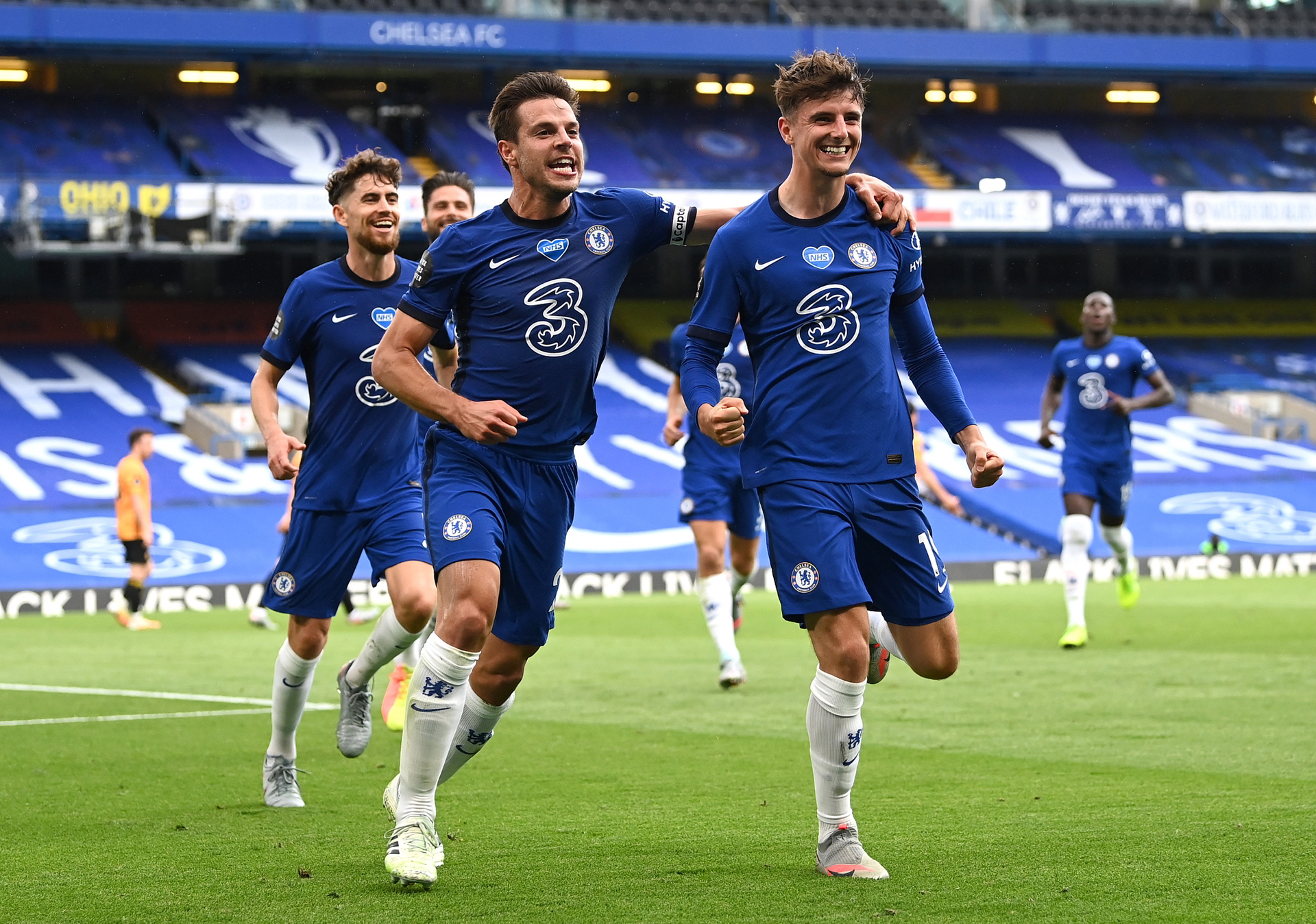 切尔西击败朴茨茅斯，继续保持不败