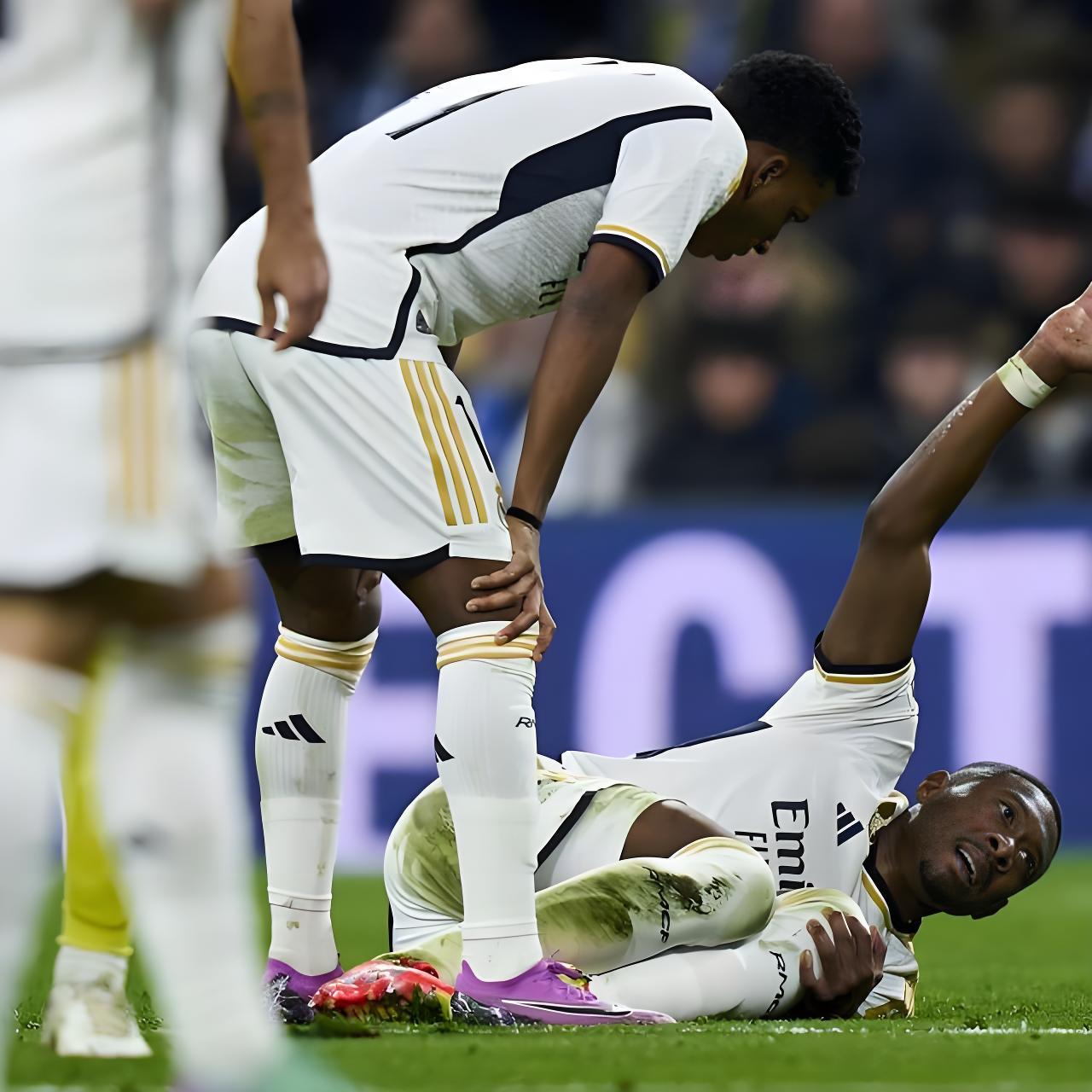 球队主力球员在比赛中受伤退出