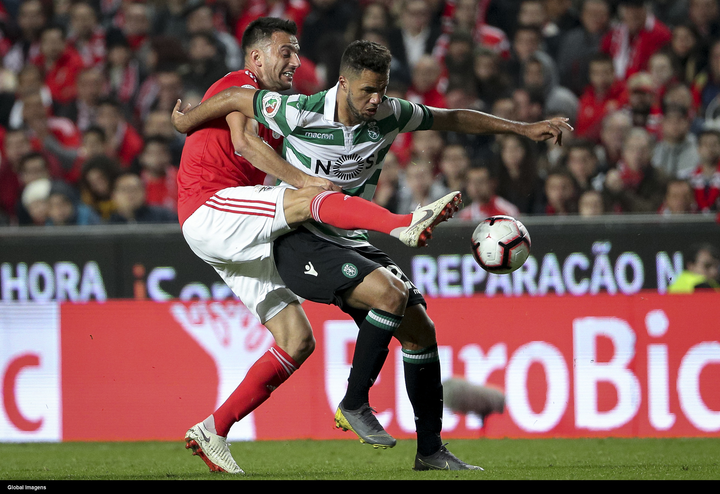 比利亚雷亚尔临近保级区，需全力作战