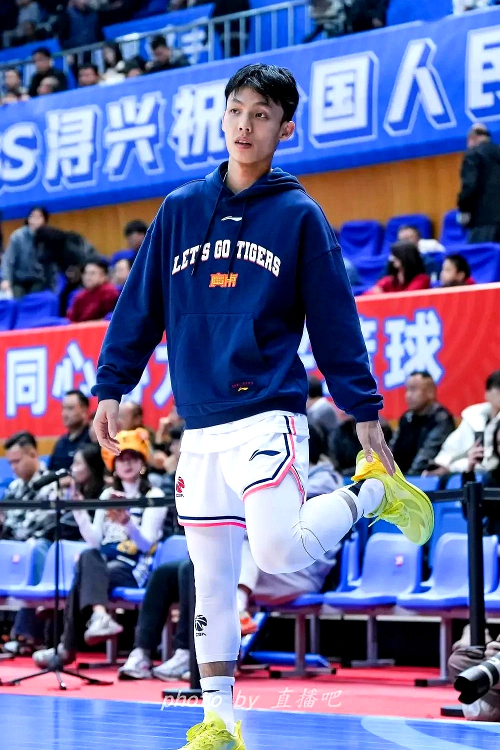 关于篮球名帅现场指导，球队备赛期待收益颇丰的信息