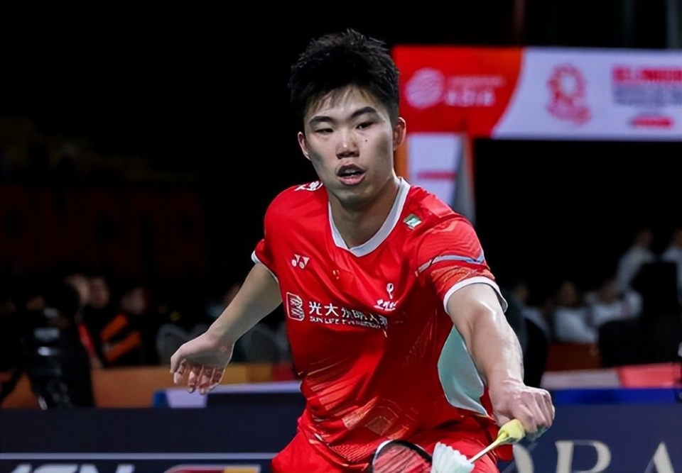 意大利险胜韩国,范佩西三分雨点燃全场的简单介绍 意大利险胜韩国,范佩西三分雨点燃全场的简单介绍