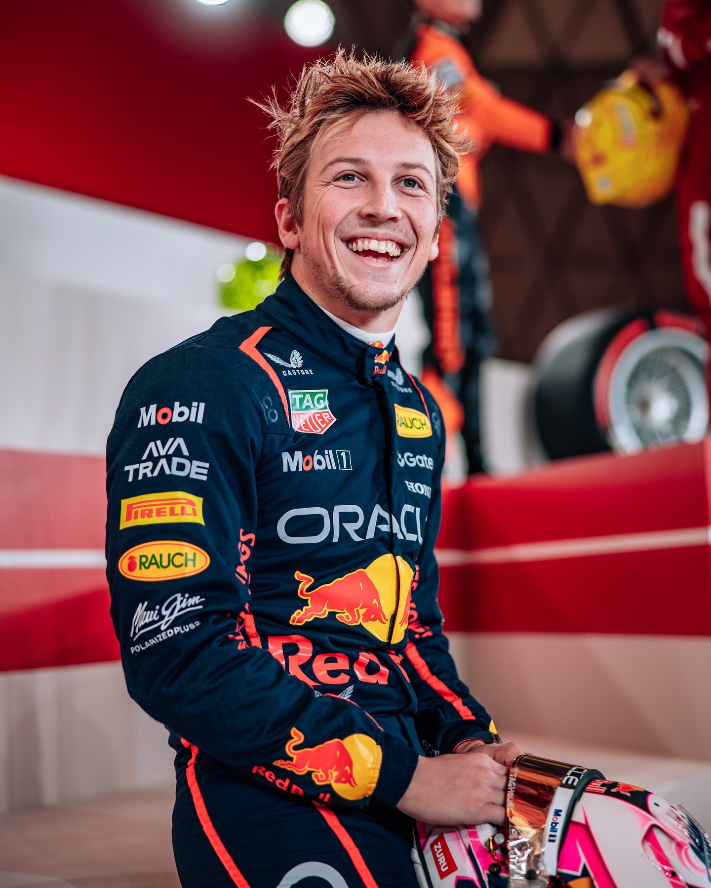 关于威廉姆斯鏖战红牛二队，汉密尔顿高光表现的信息