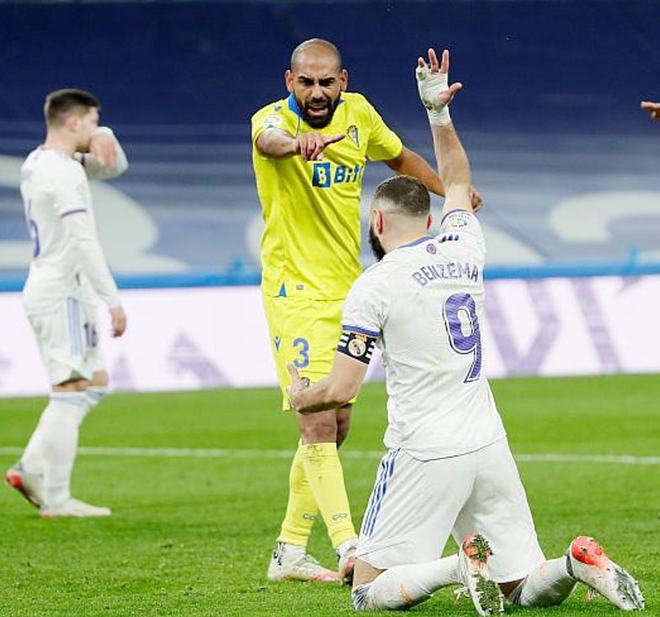 波兰碾压塞维利亚，本泽马打破历史纪录的简单介绍