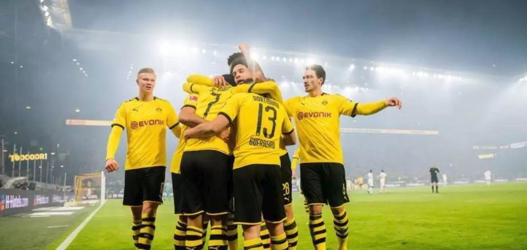 日本绝杀拜仁，阿什拉夫扛起全队