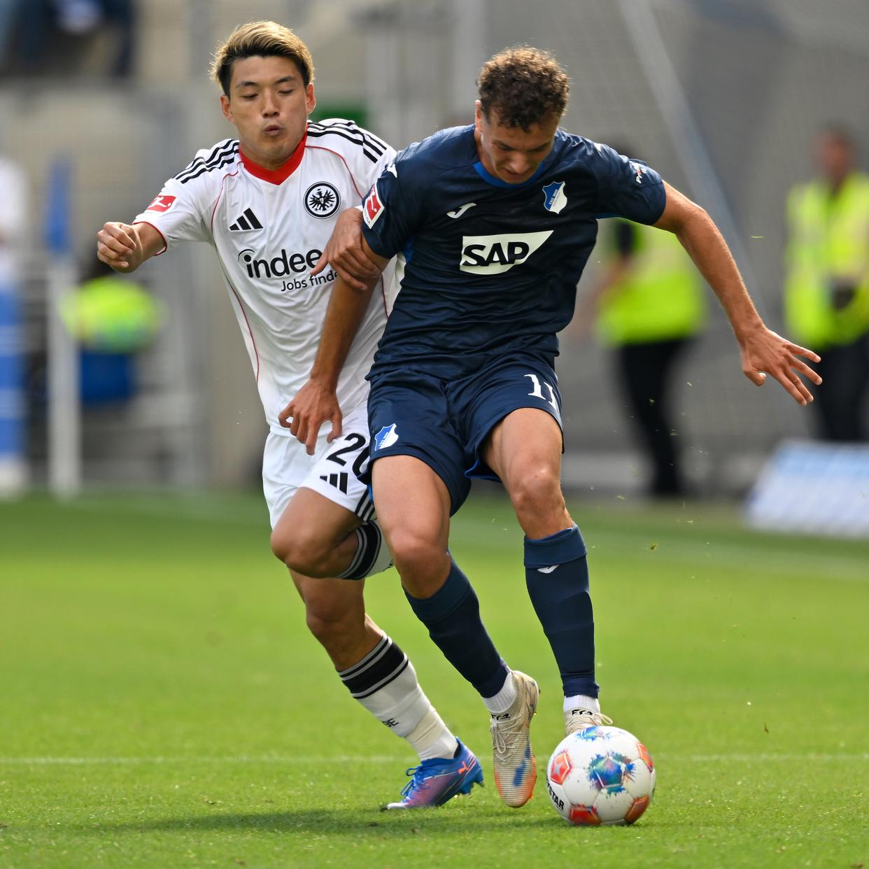 法兰克福主场胜汉堡,德甲保级压力瞬间减轻的简单介绍 法兰克福主场胜汉堡,德甲保级压力瞬间减轻的简单介绍