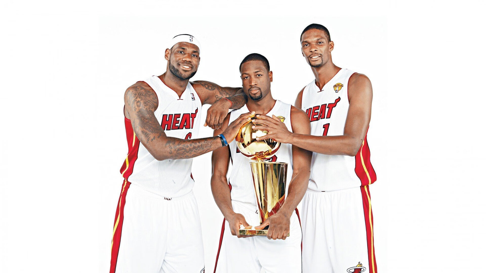 从NBA到世界杯,西亚卡姆的双重主宰时刻—雄鹿末节奇迹与美加墨接管模式