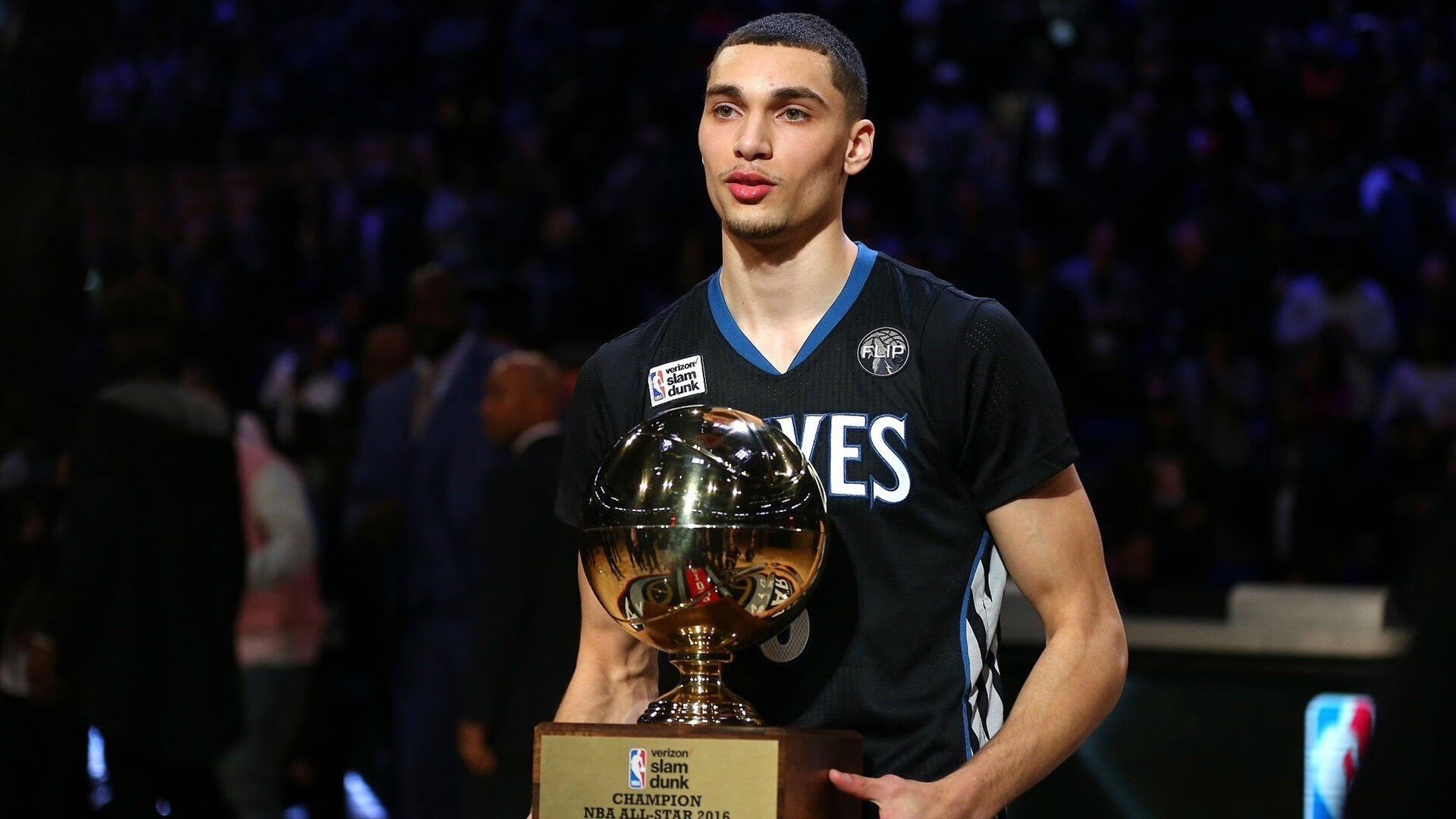 欧冠淘汰赛焦点战启示录,灰熊硬仗取胜老鹰的战术密码