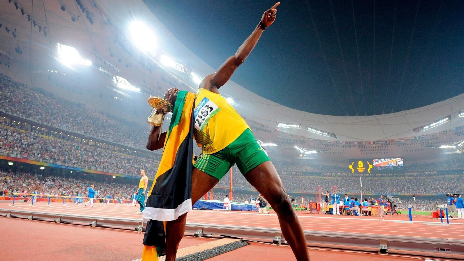 蜂鹰对决,米切尔用实力打破质疑,从被低估到关键先生的蜕变