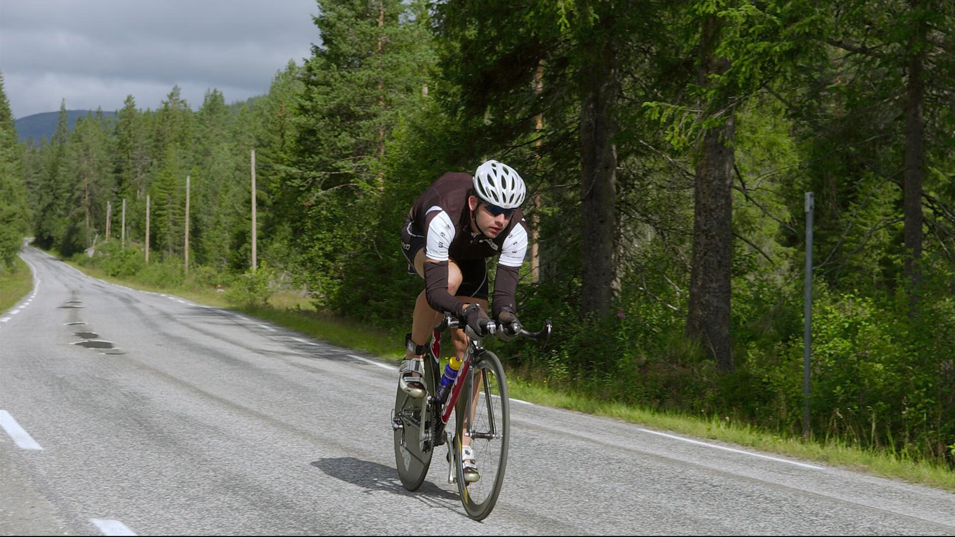 赛道风云,法拉利完胜梅赛德斯,诺里斯高光表现闪耀赛场