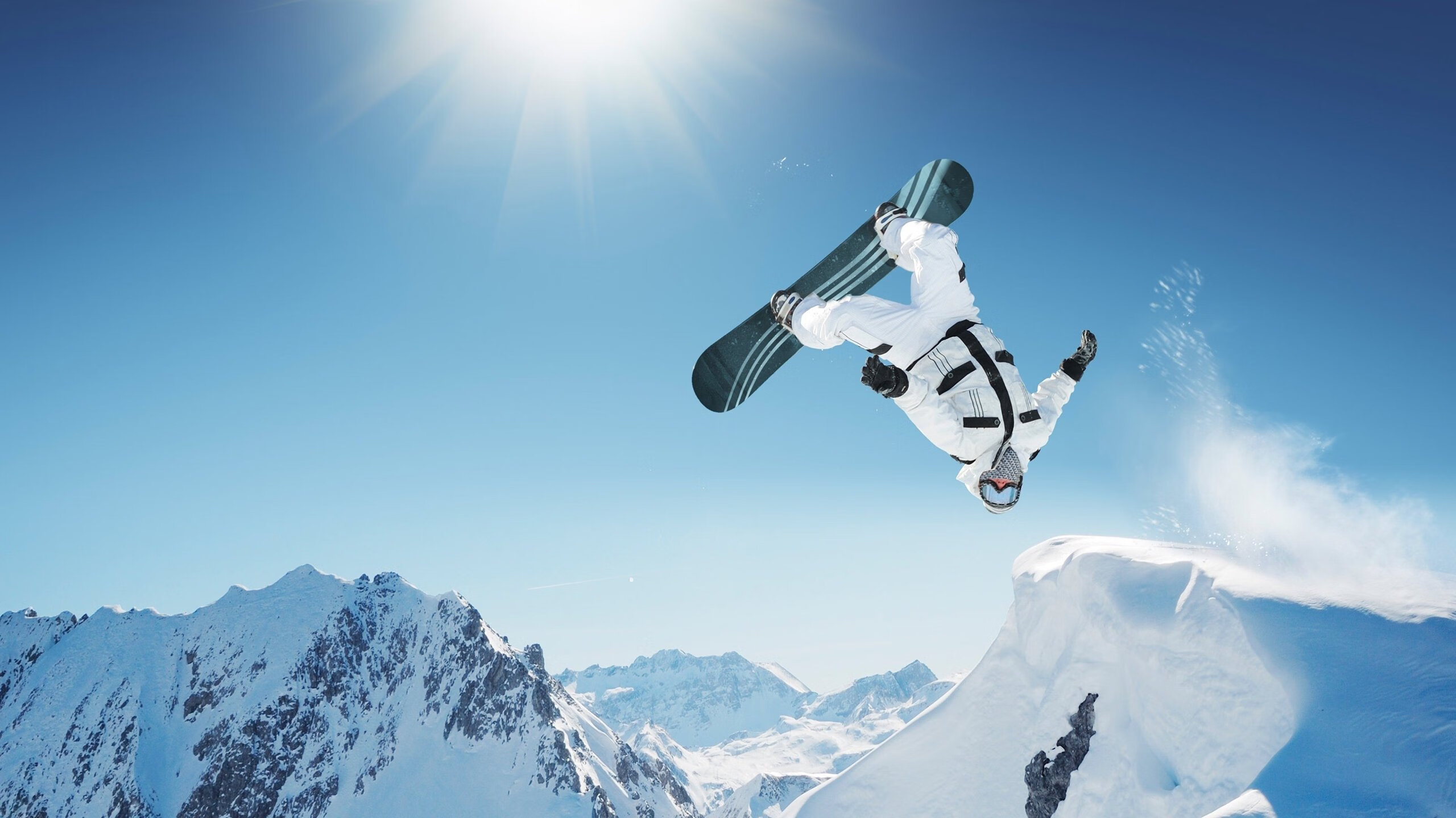 赛道与球场，当F1争冠焦点战遇上辽宁队压制马刺的启示