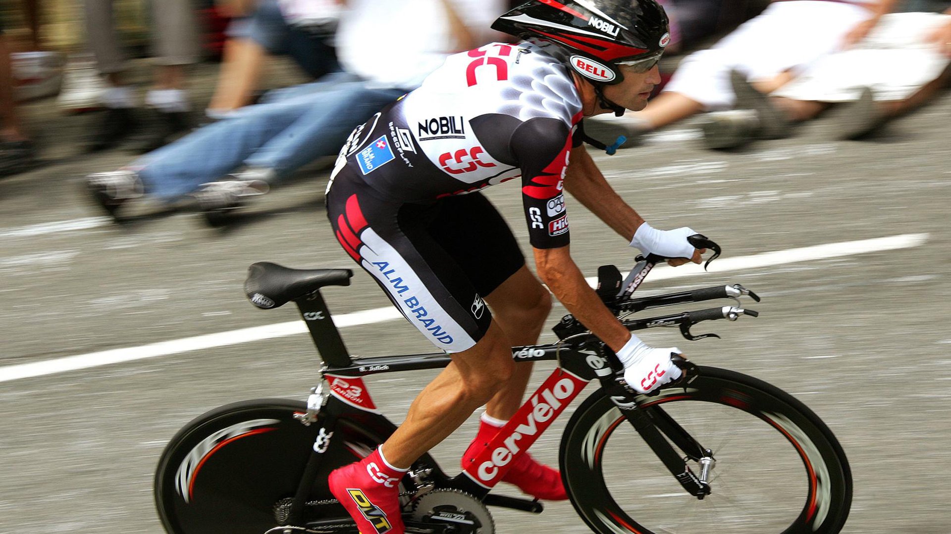 绿与红的三重奏，当贝蒂斯遇上波兰，莱奥一球定乾坤的足球寓言